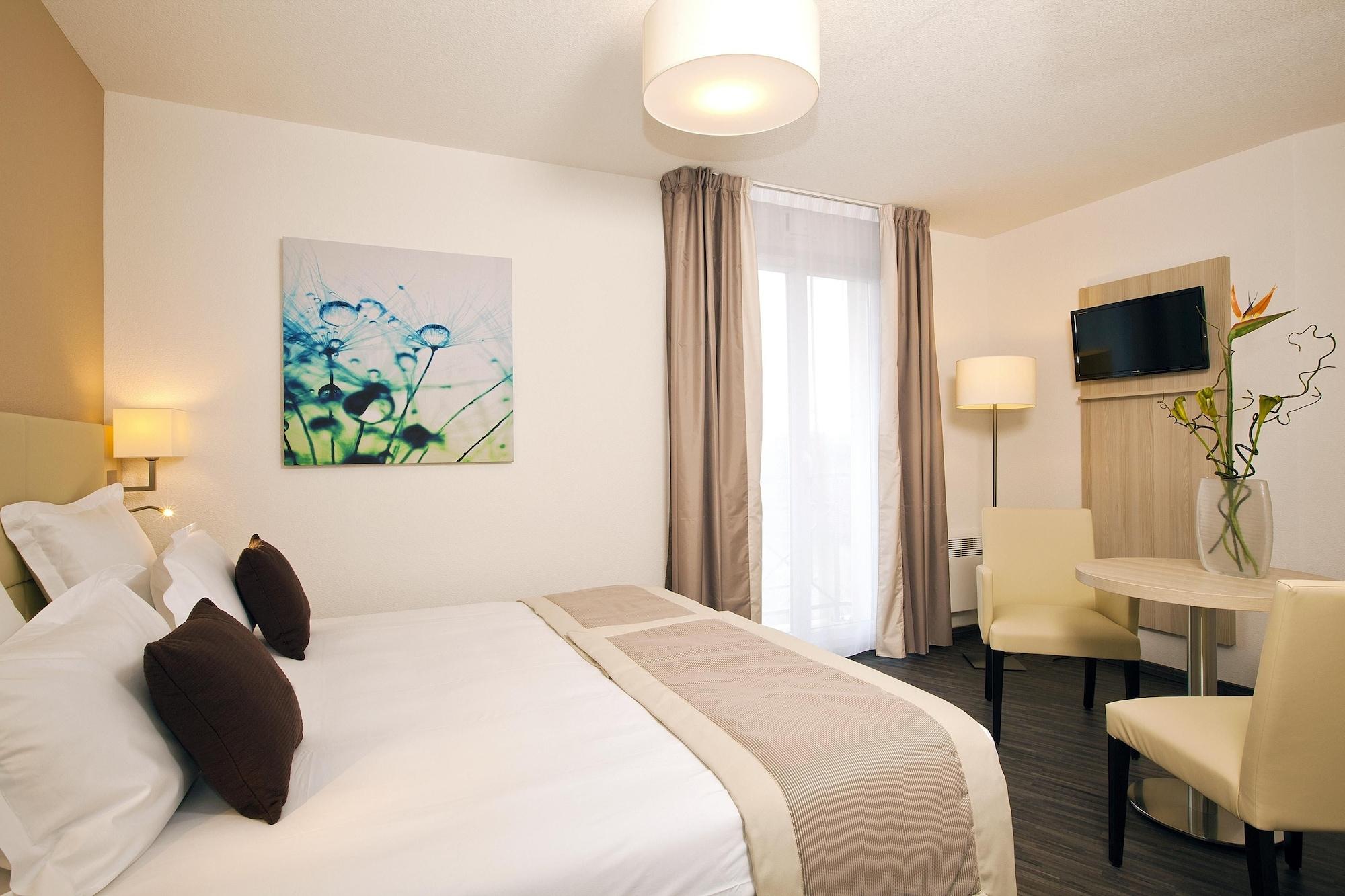 Residhome Neuilly Bords De Marne Exterior foto