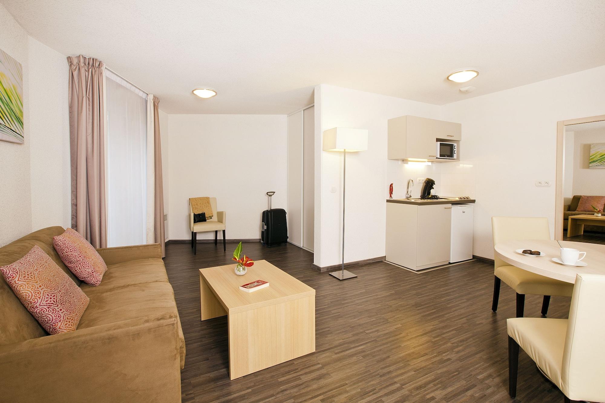 Residhome Neuilly Bords De Marne Exterior foto