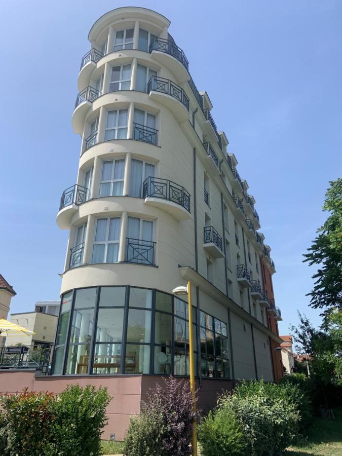 Residhome Neuilly Bords De Marne Exterior foto