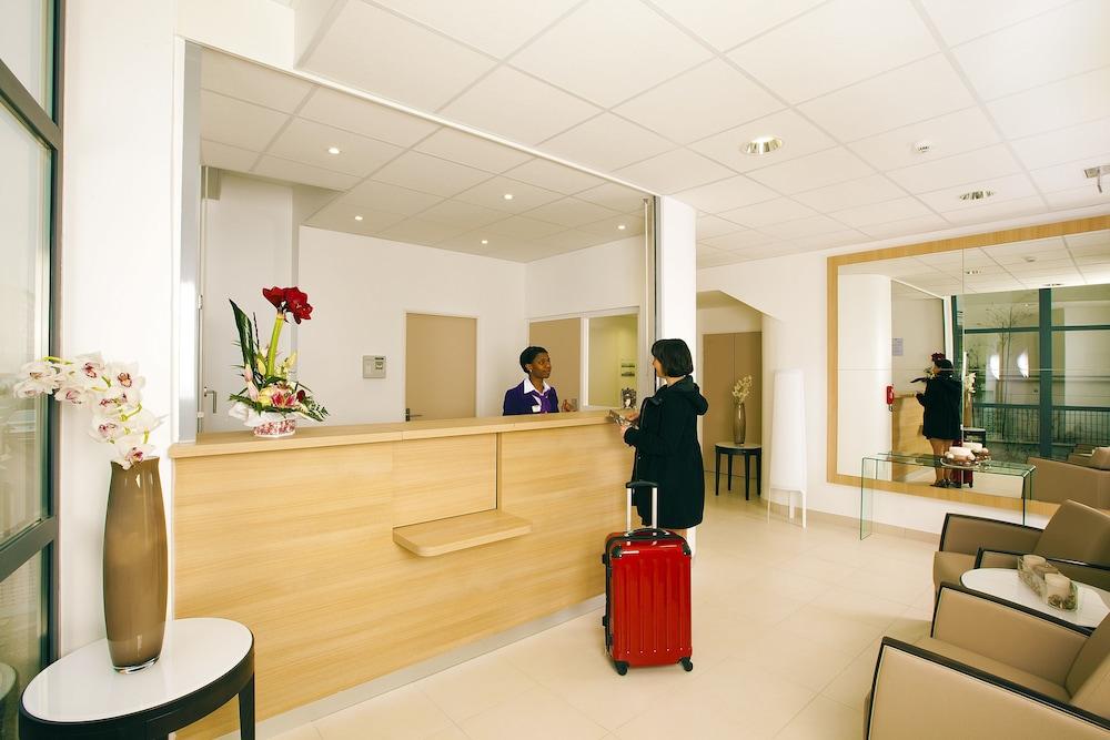 Residhome Neuilly Bords De Marne Exterior foto
